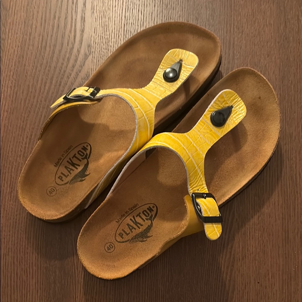 PLAKTON - Yellow Buckle Sandals